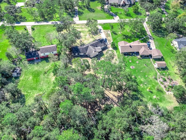 10 Kenny Court, Alvin, TX 77511