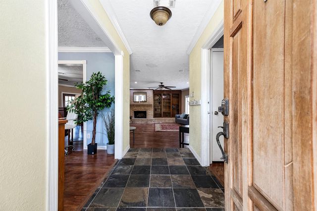 10 Kenny Court, Alvin, TX 77511