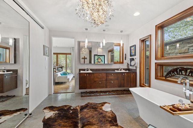 4418 Brasada LN, Marble Falls, TX 78654