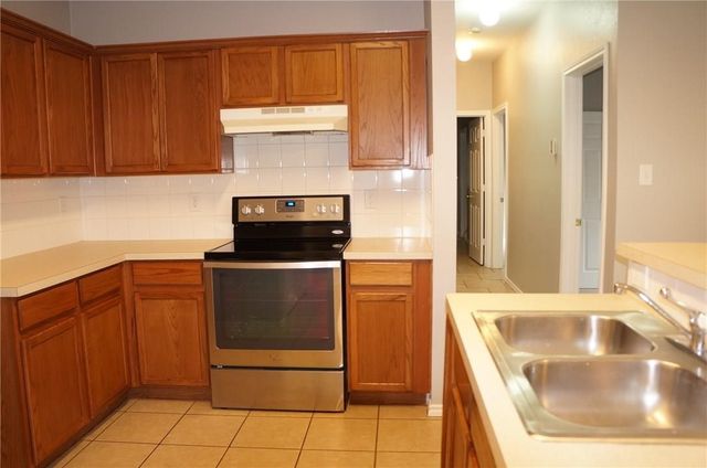5920 Lovingham Court, Arlington, TX 76017