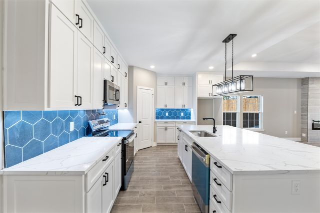 402 Lagoon Drive, Gun Barrel City, TX 75156