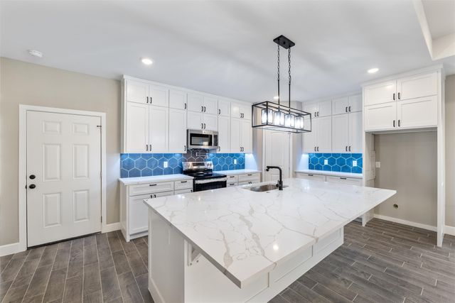 402 Lagoon Drive, Gun Barrel City, TX 75156