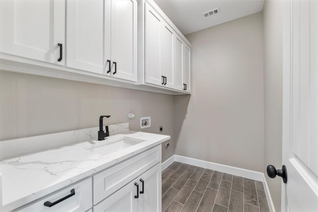 402 Lagoon Drive, Gun Barrel City, TX 75156