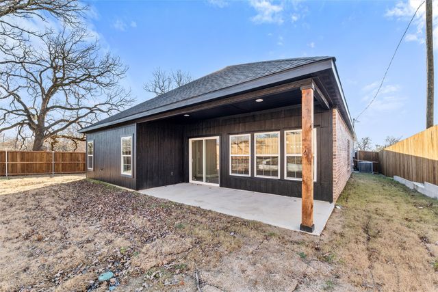 402 Lagoon Drive, Gun Barrel City, TX 75156