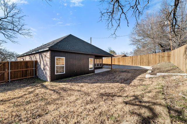 402 Lagoon Drive, Gun Barrel City, TX 75156