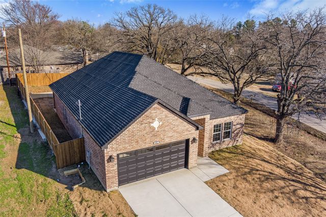 402 Lagoon Drive, Gun Barrel City, TX 75156