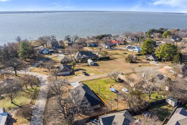 402 Lagoon Drive, Gun Barrel City, TX 75156
