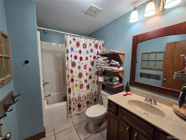 61998 County Road 4.5, Holyoke, CO 80734