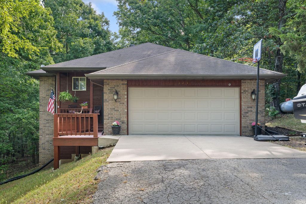 175 Canyon Forest Circle, Kimberling City, MO 65686