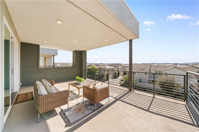 105 Chorus, Irvine, CA 92618