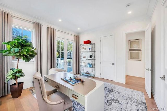 207 Mill Spring Road, Manhasset, NY 11030