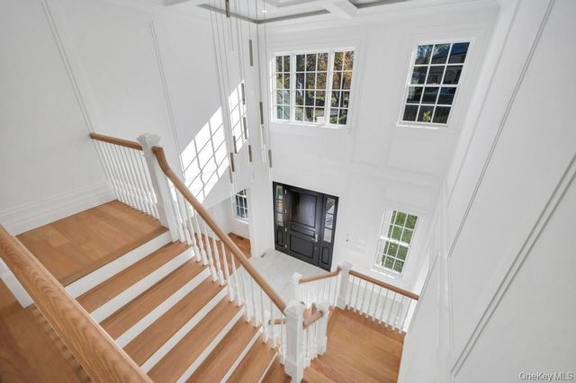 207 Mill Spring Road, Manhasset, NY 11030