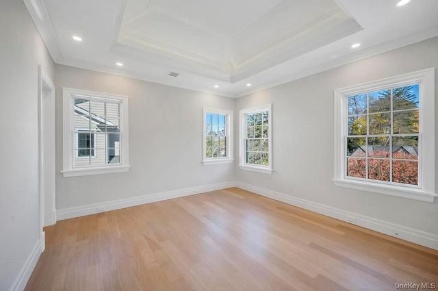 207 Mill Spring Road, Manhasset, NY 11030