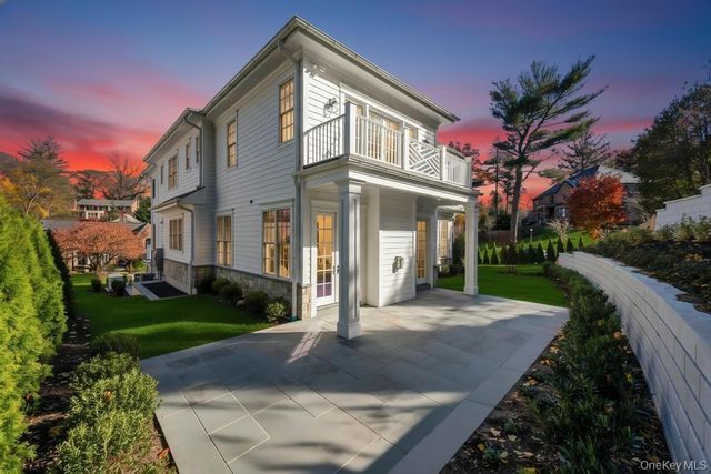 207 Mill Spring Road, Manhasset, NY 11030