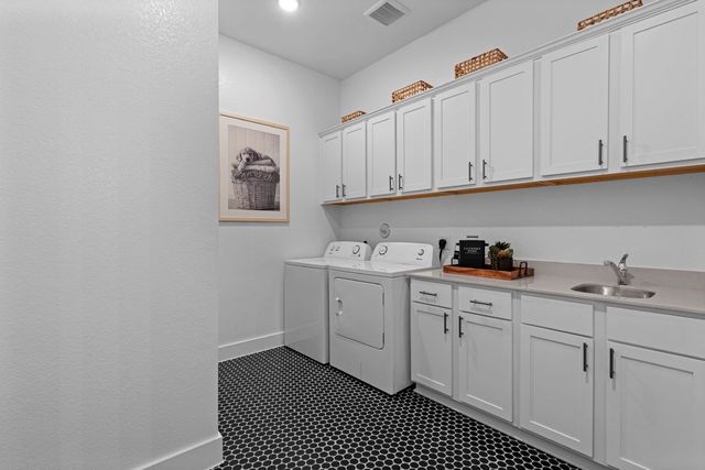 1621 Briscoe Drive, Benbrook, TX 76126