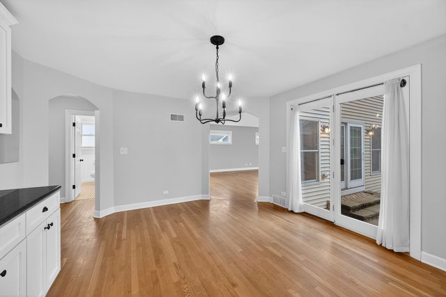 610 W Jefferson Avenue, Naperville, IL 60540