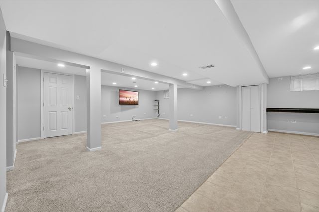 610 W Jefferson Avenue, Naperville, IL 60540