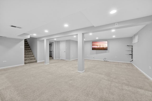 610 W Jefferson Avenue, Naperville, IL 60540