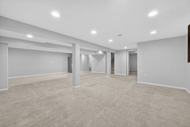 610 W Jefferson Avenue, Naperville, IL 60540