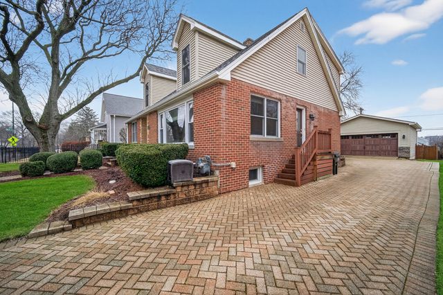 610 W Jefferson Avenue, Naperville, IL 60540