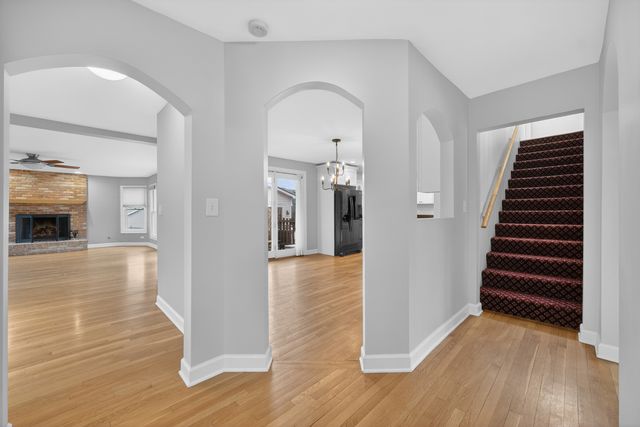 610 W Jefferson Avenue, Naperville, IL 60540