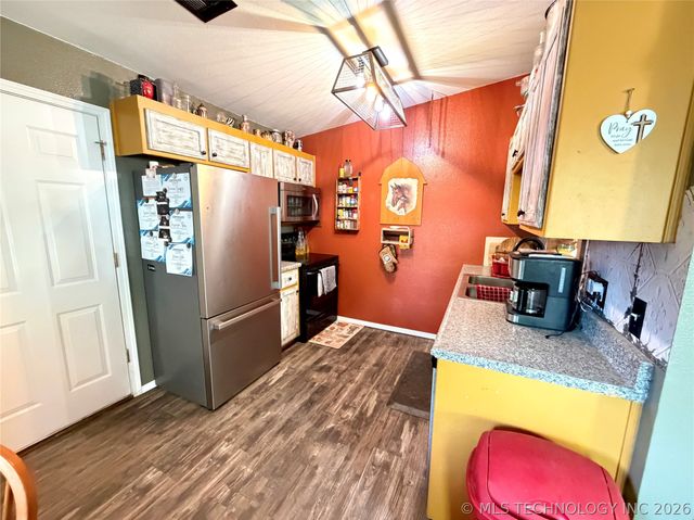 229 W Monterey Avenue, Sapulpa, OK 74066