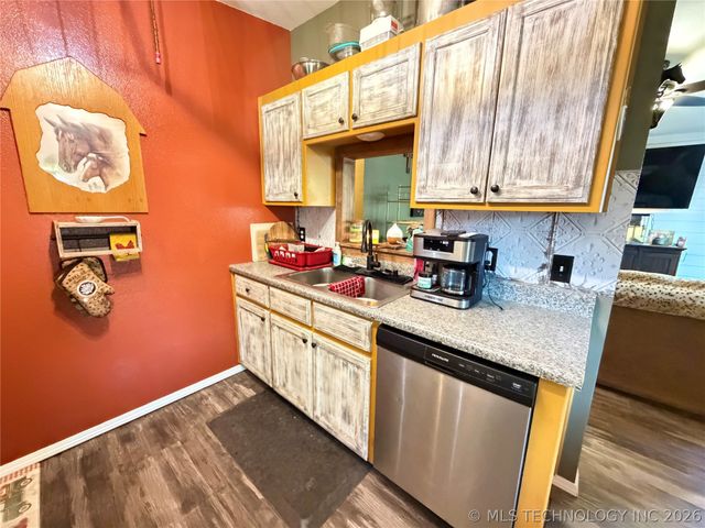 229 W Monterey Avenue, Sapulpa, OK 74066