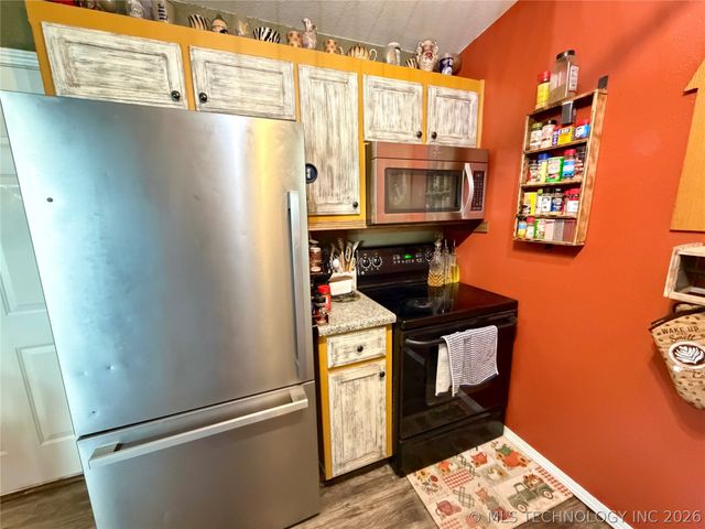 229 W Monterey Avenue, Sapulpa, OK 74066