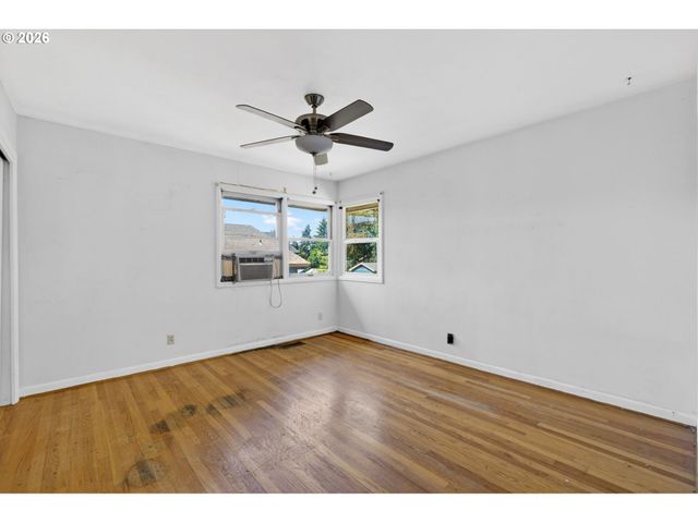4655 Sw PENDLETON St, Portland, OR 97221