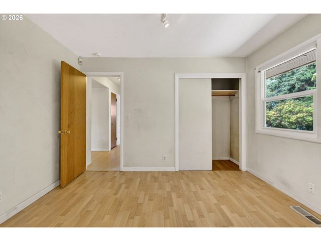 4655 Sw PENDLETON St, Portland, OR 97221