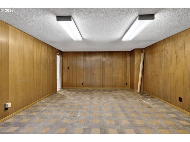 4655 Sw PENDLETON St, Portland, OR 97221