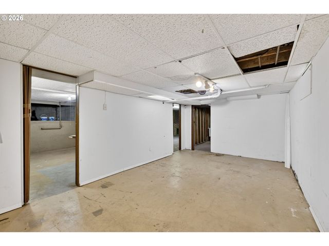 4655 Sw PENDLETON St, Portland, OR 97221