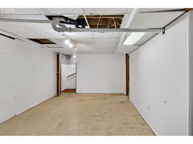 4655 Sw PENDLETON St, Portland, OR 97221