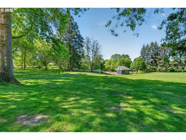 4655 Sw PENDLETON St, Portland, OR 97221