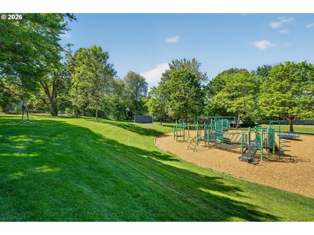 4655 Sw PENDLETON St, Portland, OR 97221