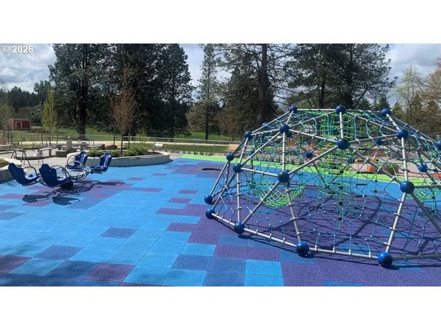 4655 Sw PENDLETON St, Portland, OR 97221