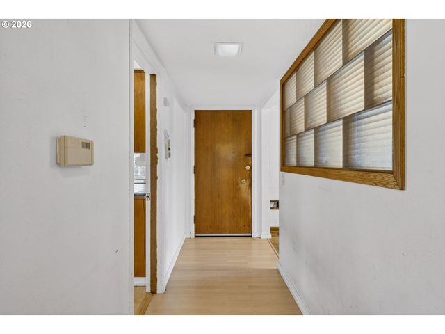 4655 Sw PENDLETON St, Portland, OR 97221