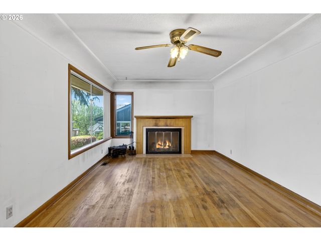 4655 Sw PENDLETON St, Portland, OR 97221
