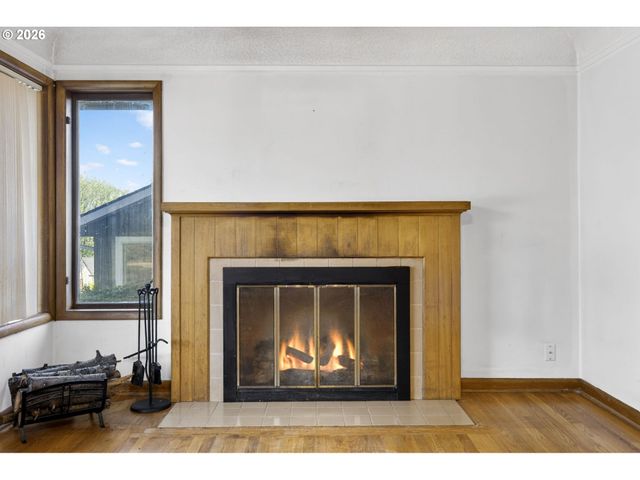 4655 Sw PENDLETON St, Portland, OR 97221
