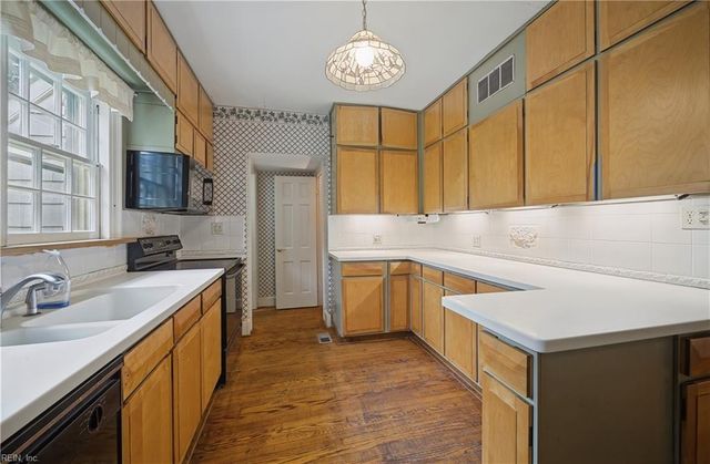 5256 Shenstone CIR, Virginia Beach, VA 23455
