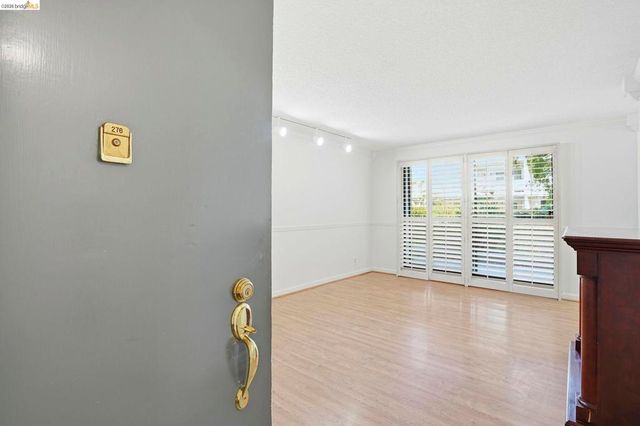 2 ADMIRAL DRIVE B276, Emeryville, CA 94608