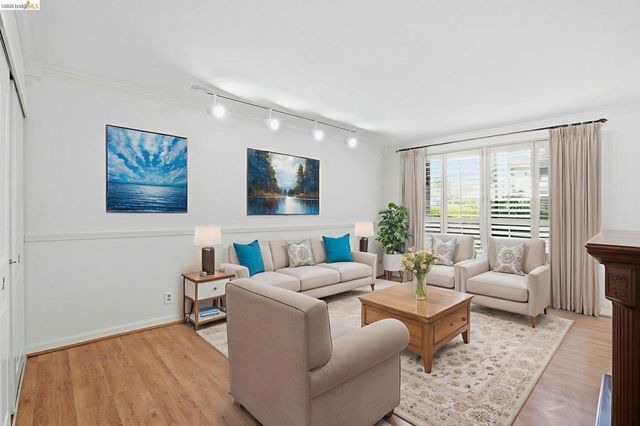 2 ADMIRAL DRIVE B276, Emeryville, CA 94608