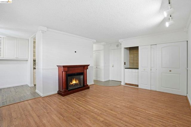 2 ADMIRAL DRIVE B276, Emeryville, CA 94608