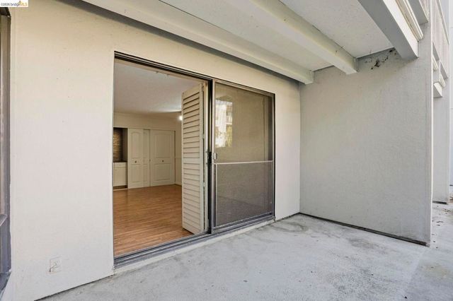 2 ADMIRAL DRIVE B276, Emeryville, CA 94608