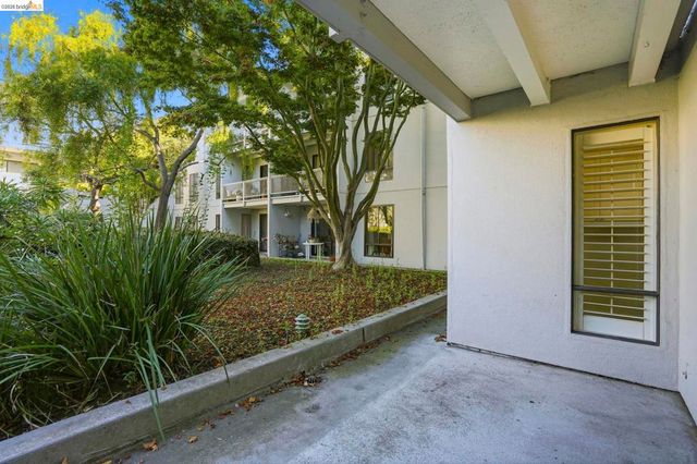 2 ADMIRAL DRIVE B276, Emeryville, CA 94608