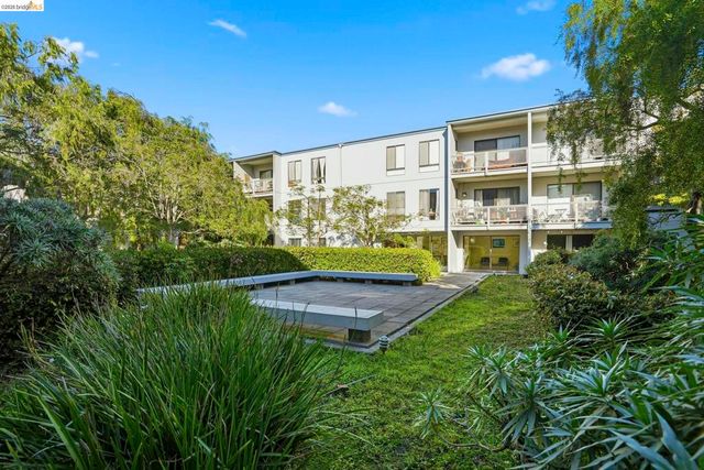 2 ADMIRAL DRIVE B276, Emeryville, CA 94608