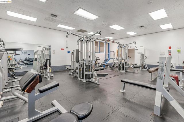 2 ADMIRAL DRIVE B276, Emeryville, CA 94608