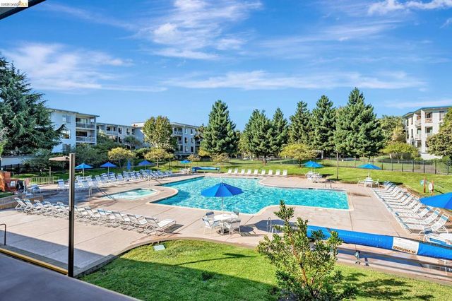2 ADMIRAL DRIVE B276, Emeryville, CA 94608