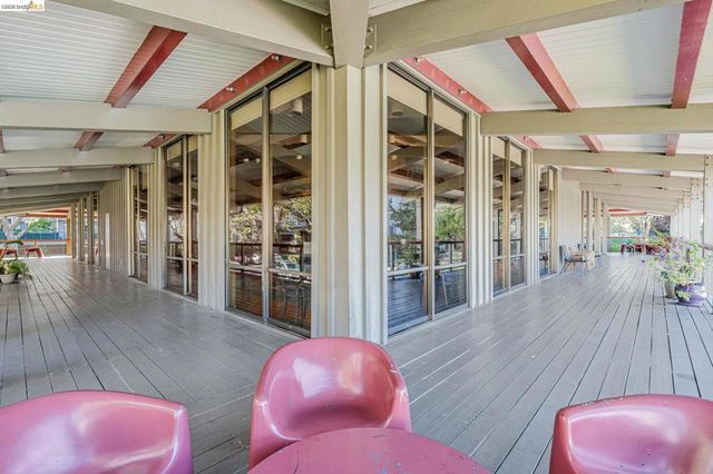 2 ADMIRAL DRIVE B276, Emeryville, CA 94608