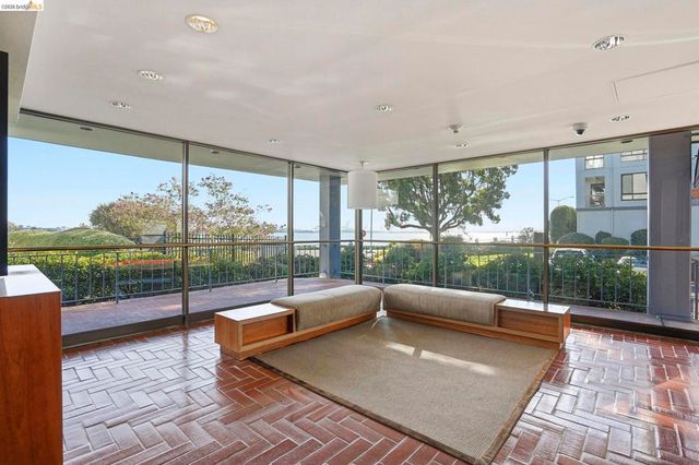 2 ADMIRAL DRIVE B276, Emeryville, CA 94608
